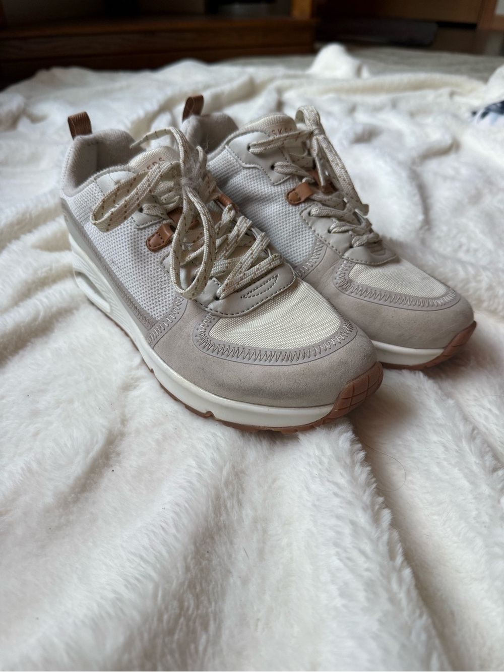 Skechers Women's Beige and Tan Platform Sneakers